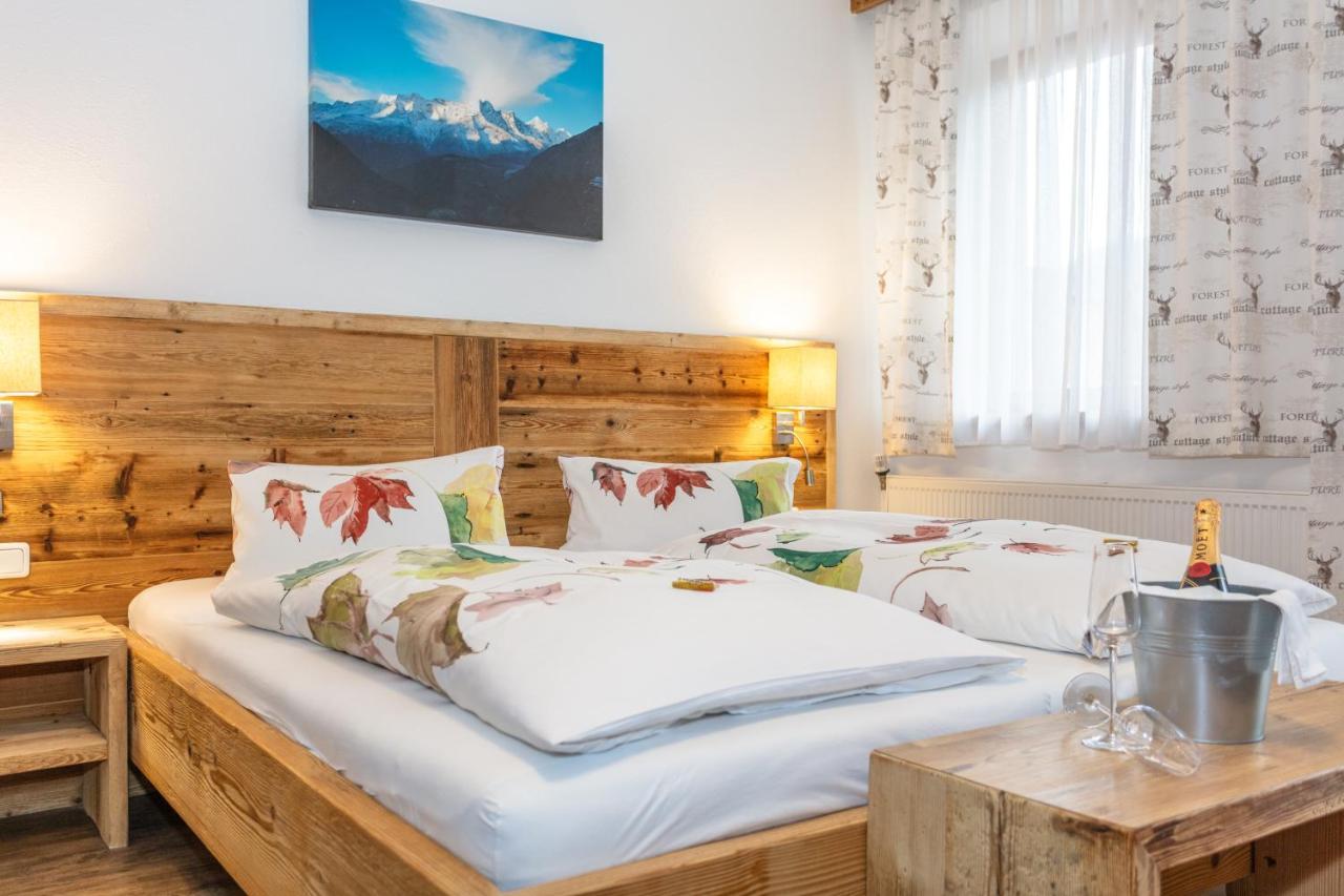Gasthof St. Adolari Hotel Sankt Ulrich am Pillersee Eksteriør billede
