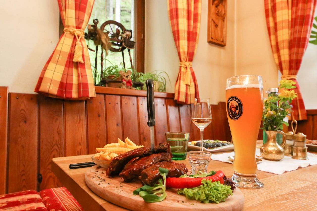 Gasthof St. Adolari Hotel Sankt Ulrich am Pillersee Eksteriør billede