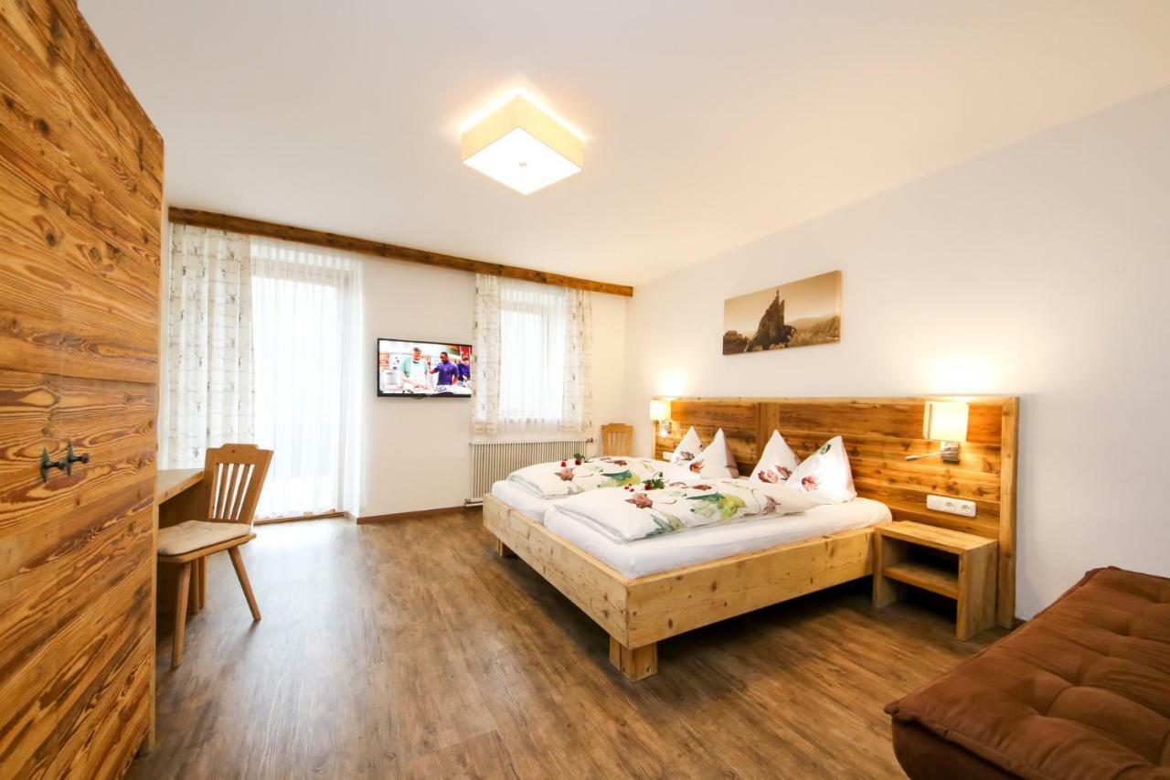 Gasthof St. Adolari Hotel Sankt Ulrich am Pillersee Eksteriør billede